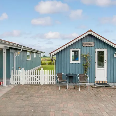Holiday home 5 Bedroom Beautiful In Haderslev *