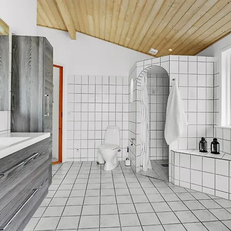 Cozy Home In Haderslev With Sauna بيت للعطل هادرسليف