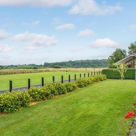 Holiday home 5 Bedroom Beautiful In Haderslev Diernaes