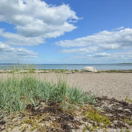 Holiday home 5 Bedroom Beautiful In Haderslev Diernaes