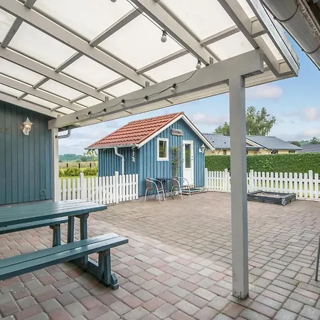 Holiday home 5 Bedroom Beautiful In Haderslev *