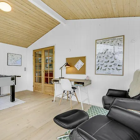 Cozy Home In Haderslev With Sauna بيت للعطل *