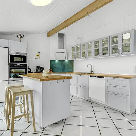 Cozy Home In Haderslev With Sauna هادرسليف