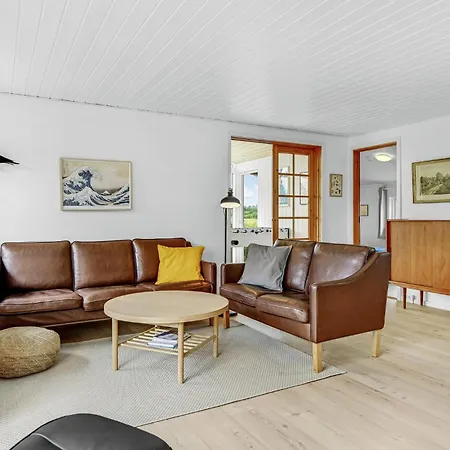 Holiday home 5 Bedroom Beautiful In Haderslev *
